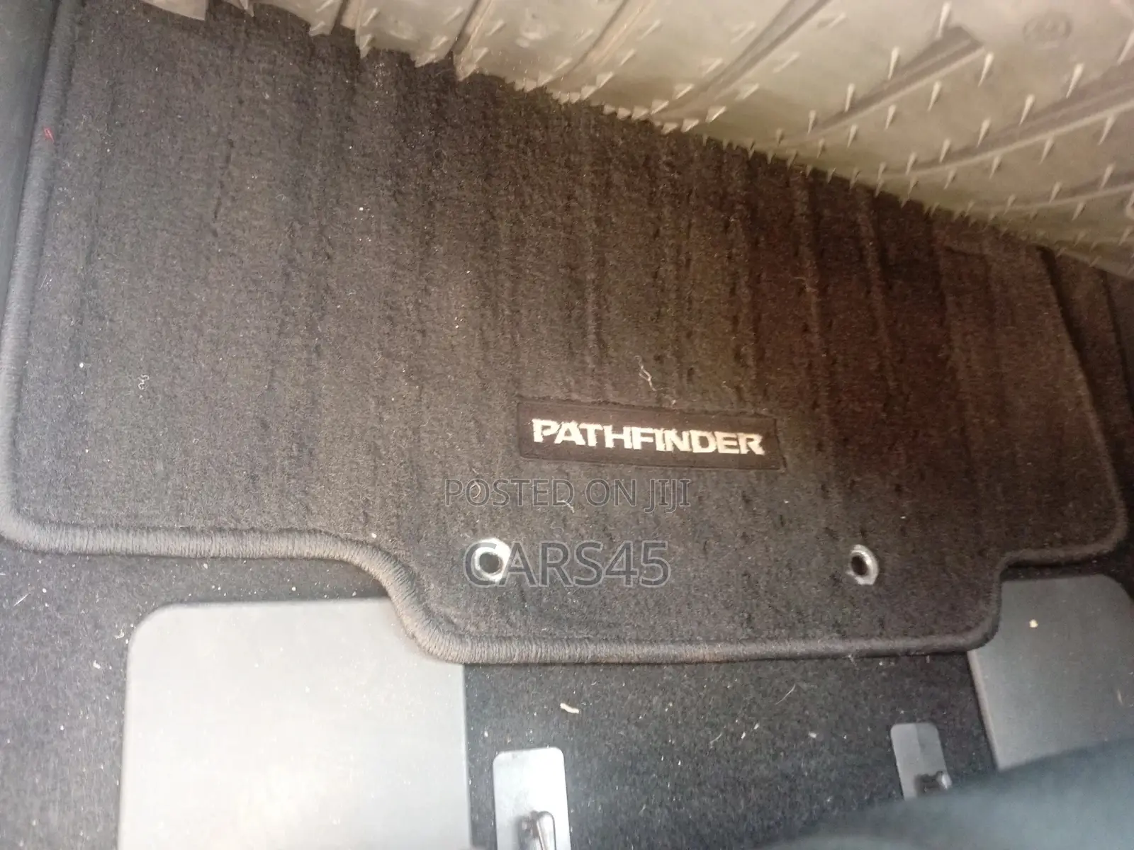 Nissan Pathfinder 2018 Gray