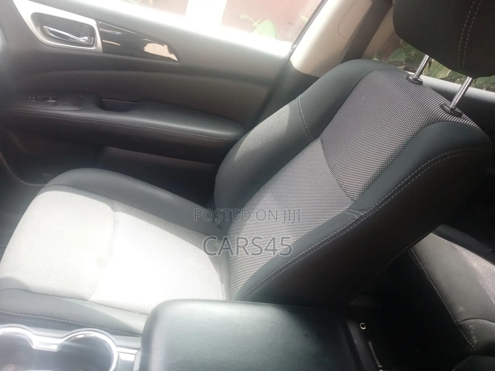 Nissan Pathfinder 2018 Gray