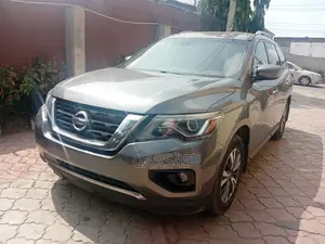 Nissan Pathfinder 2018 Gray