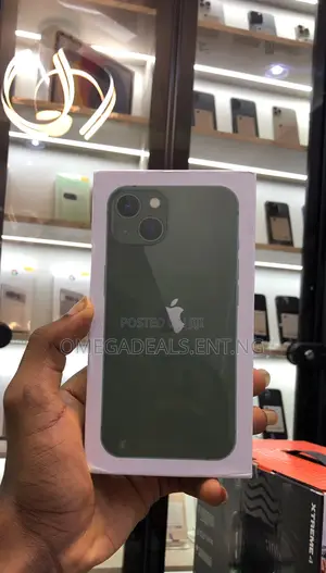 New Apple iPhone 13 128 GB Green