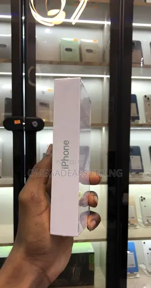 New Apple iPhone 13 128 GB Green