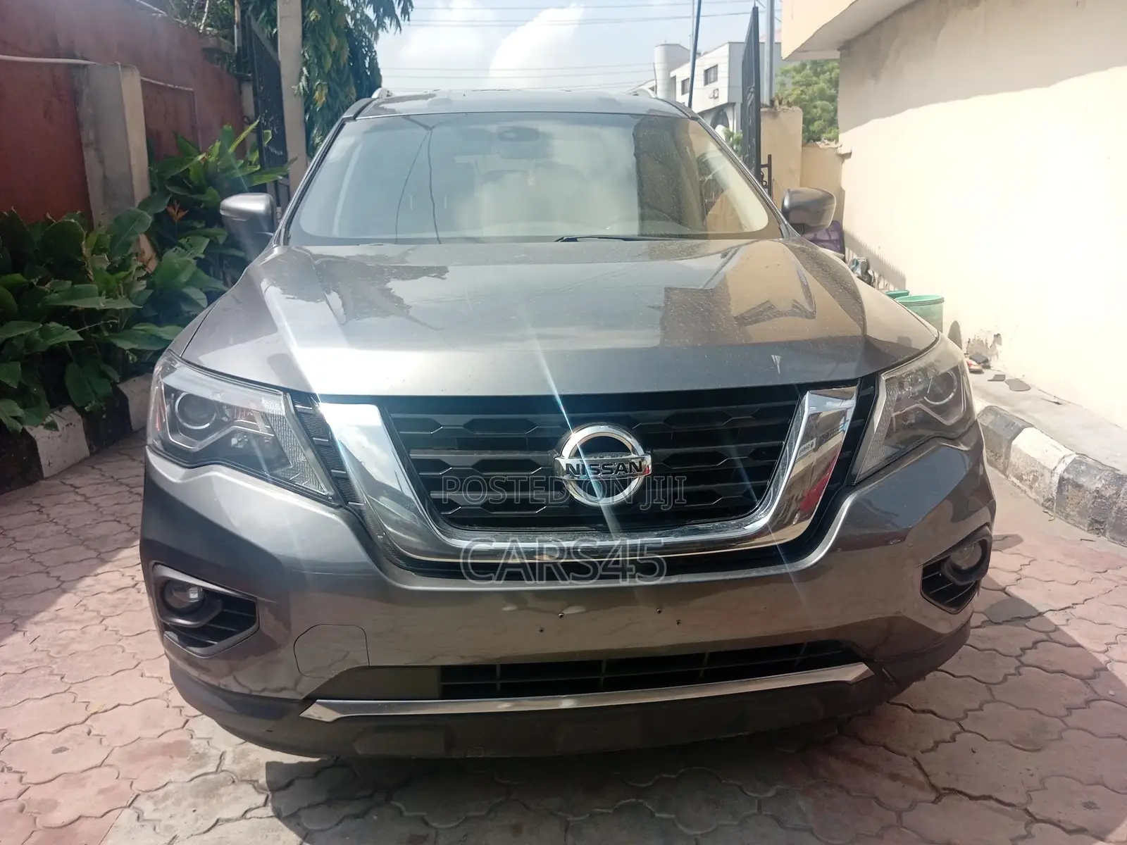 Nissan Pathfinder 2018 Gray