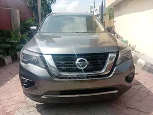 Nissan Pathfinder 2018 Gray