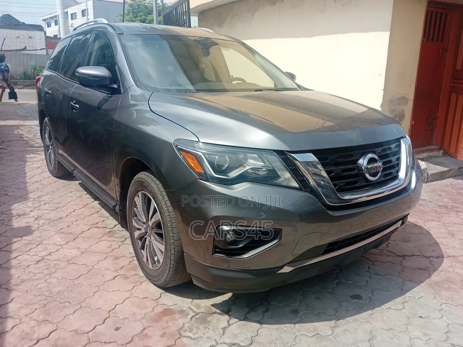 Nissan Pathfinder 2018 Gray