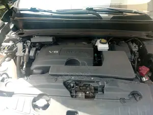 Nissan Pathfinder 2018 Gray