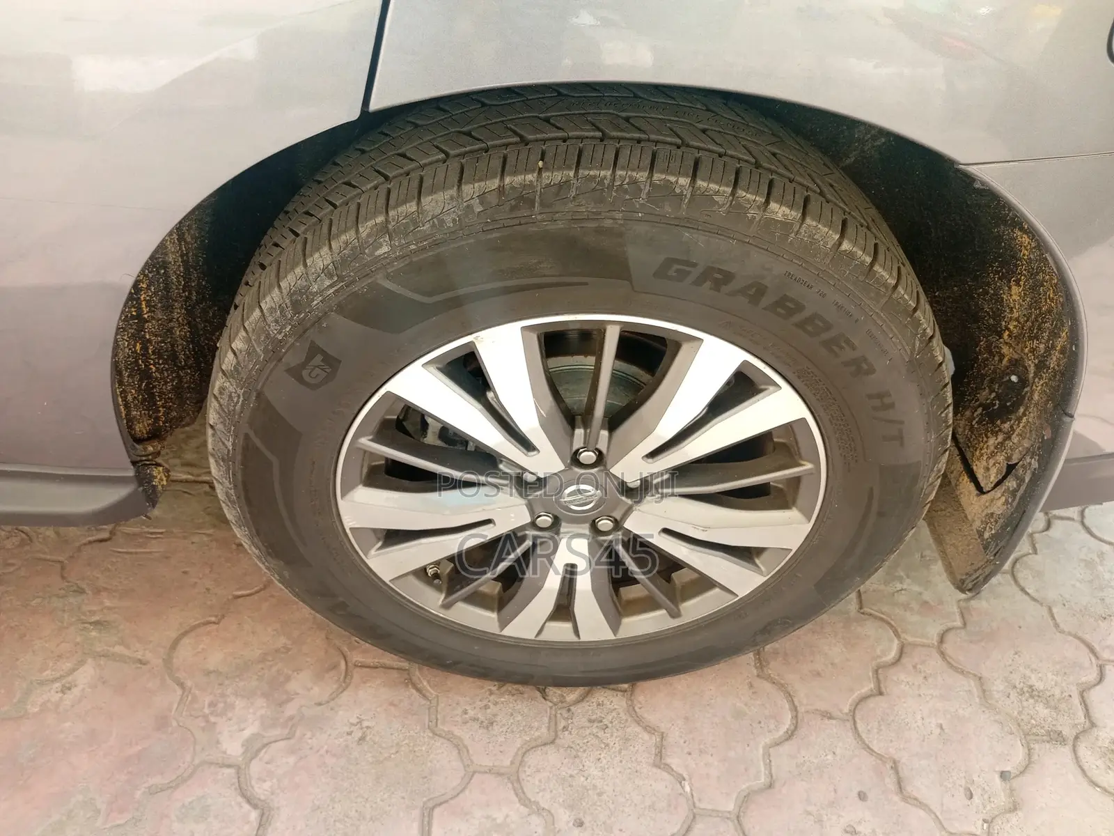 Nissan Pathfinder 2018 Gray