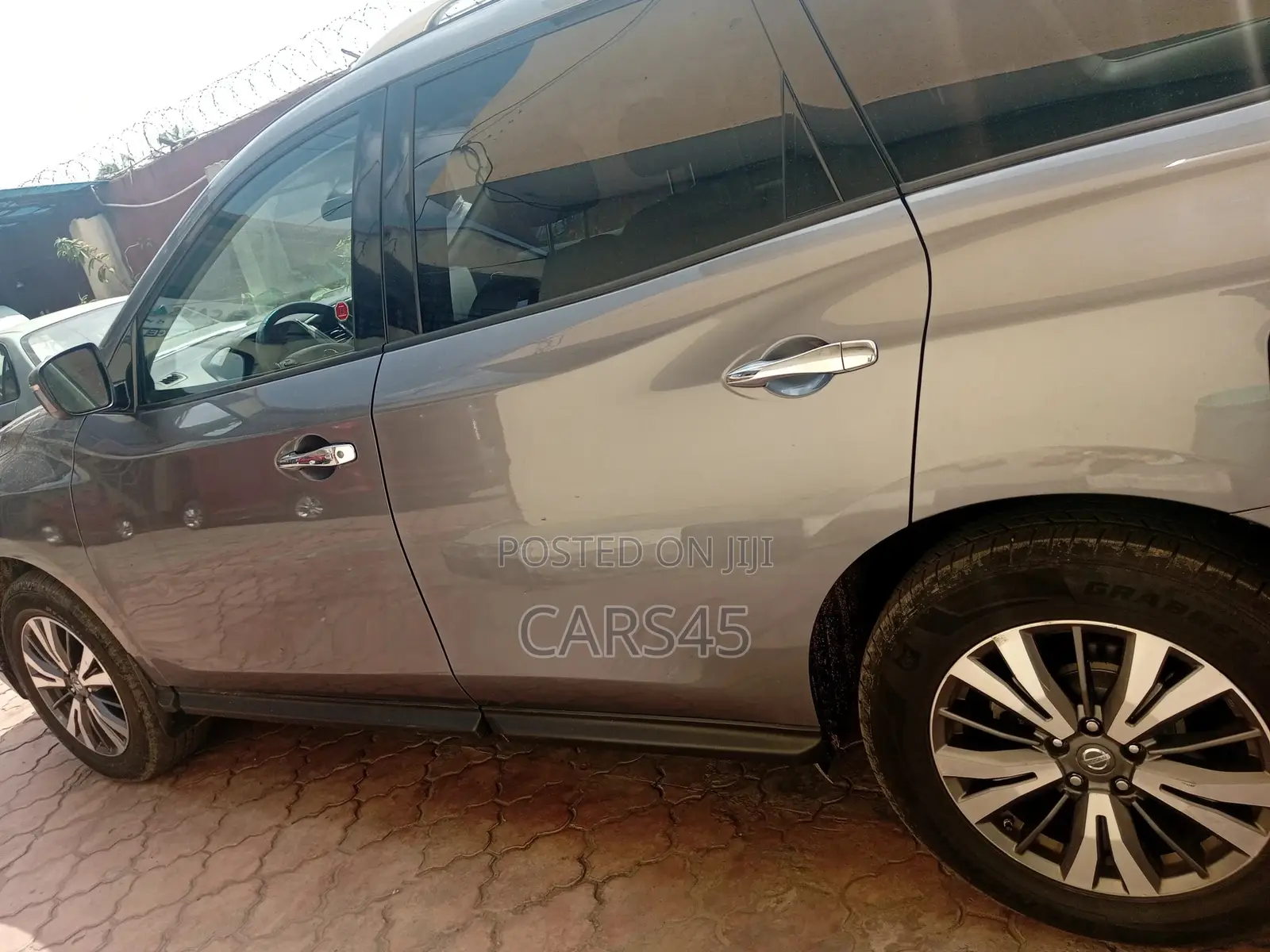 Nissan Pathfinder 2018 Gray