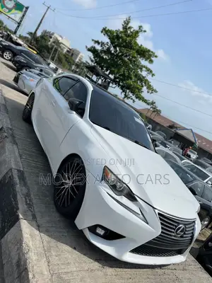 Lexus IS 350 AWD 2015 White
