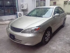 Toyota Camry 2004 Silver