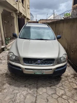 Volvo XC90 2.5 T AWD 2004 Gold