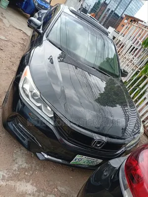 Honda Accord Touring 4dr Sedan FWD (3.5L 6cyl 6A) 2013 Black