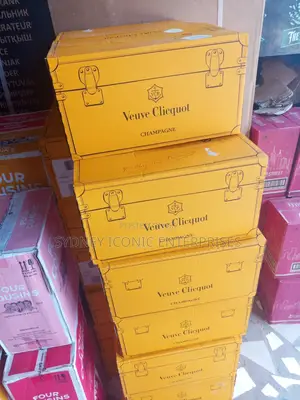 Veuve Cliquot Brut (Carton by 12 Bottles)
