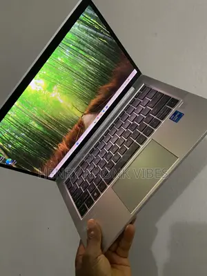 Laptop HP EliteBook 830 G8 16GB Intel Core i7 SSD 512GB