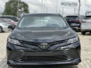 Toyota Camry LE FWD (2.5L 4cyl 8AM) 2018 Black