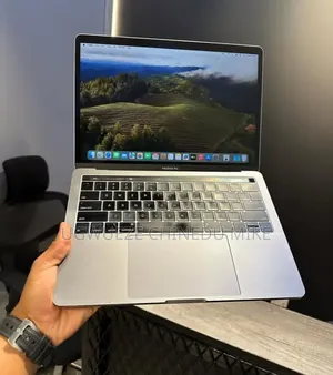 Laptop Apple MacBook Pro 2017 16GB Intel Core i7 SSD 512GB