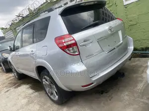 Toyota RAV4 2010 Silver