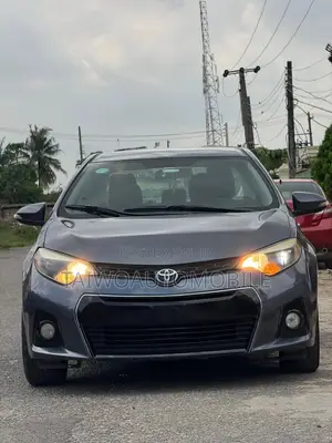 Toyota Corolla 2016 Gray