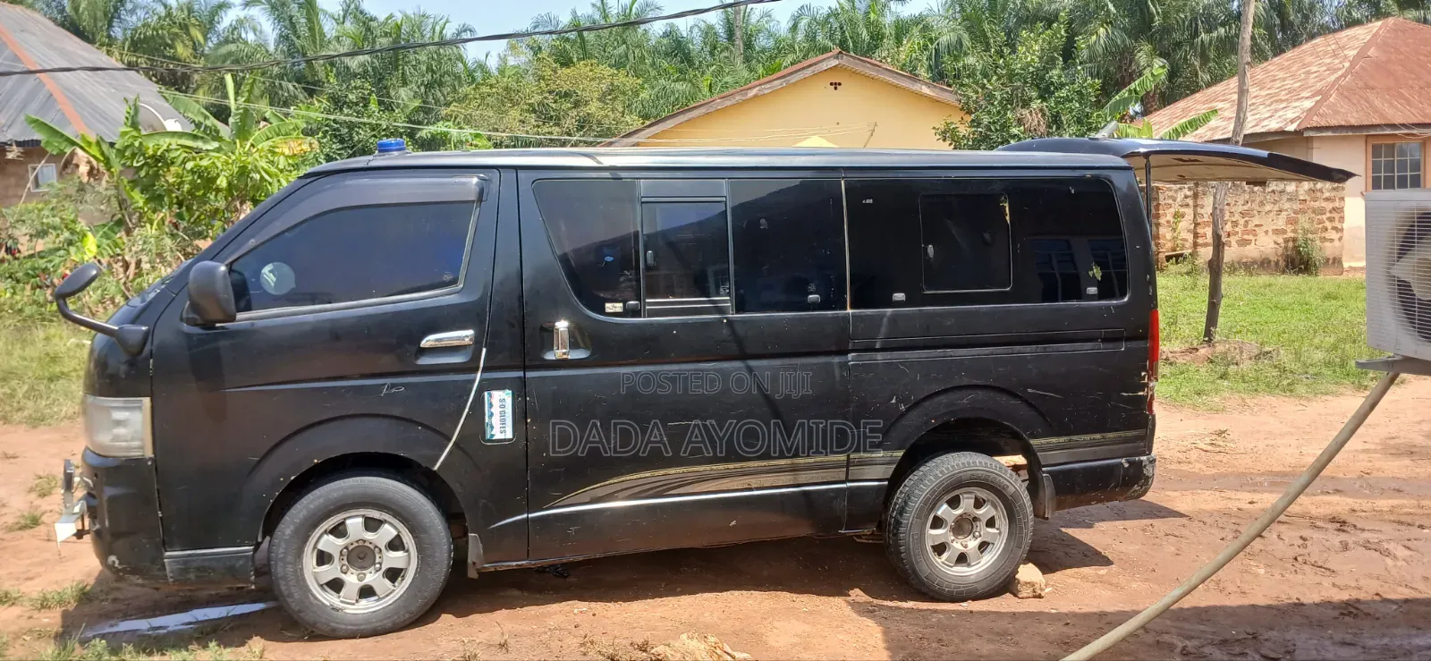 Toyota HiAce 2011 Black