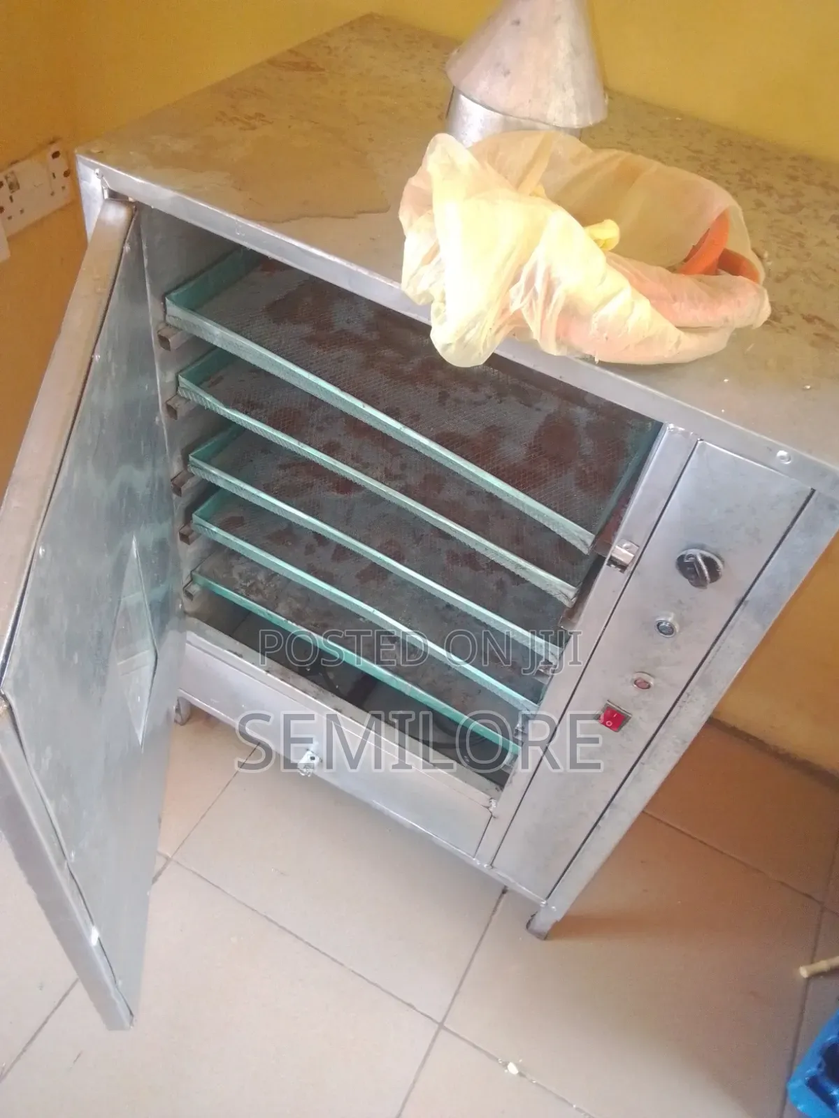 Dehydrator