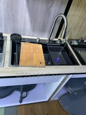 Smart Kitchen Sink With 2 Control Buttons