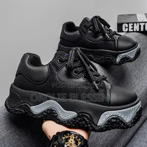 Sneakers F
