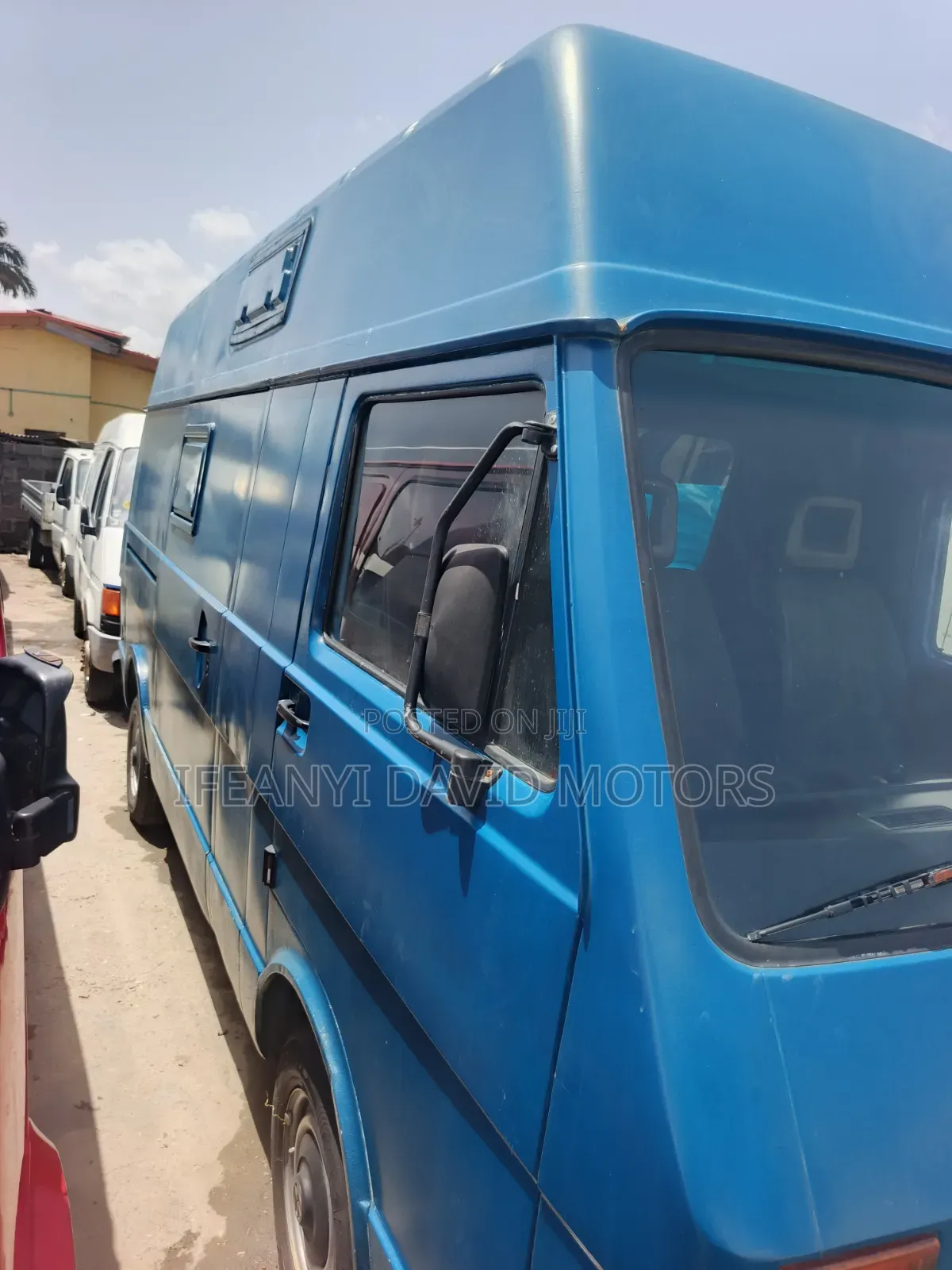 Volkswagen LT 2000 Blue