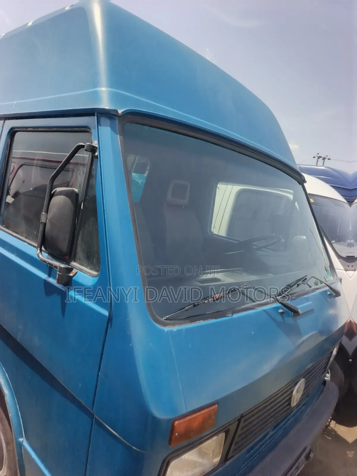Volkswagen LT 2000 Blue