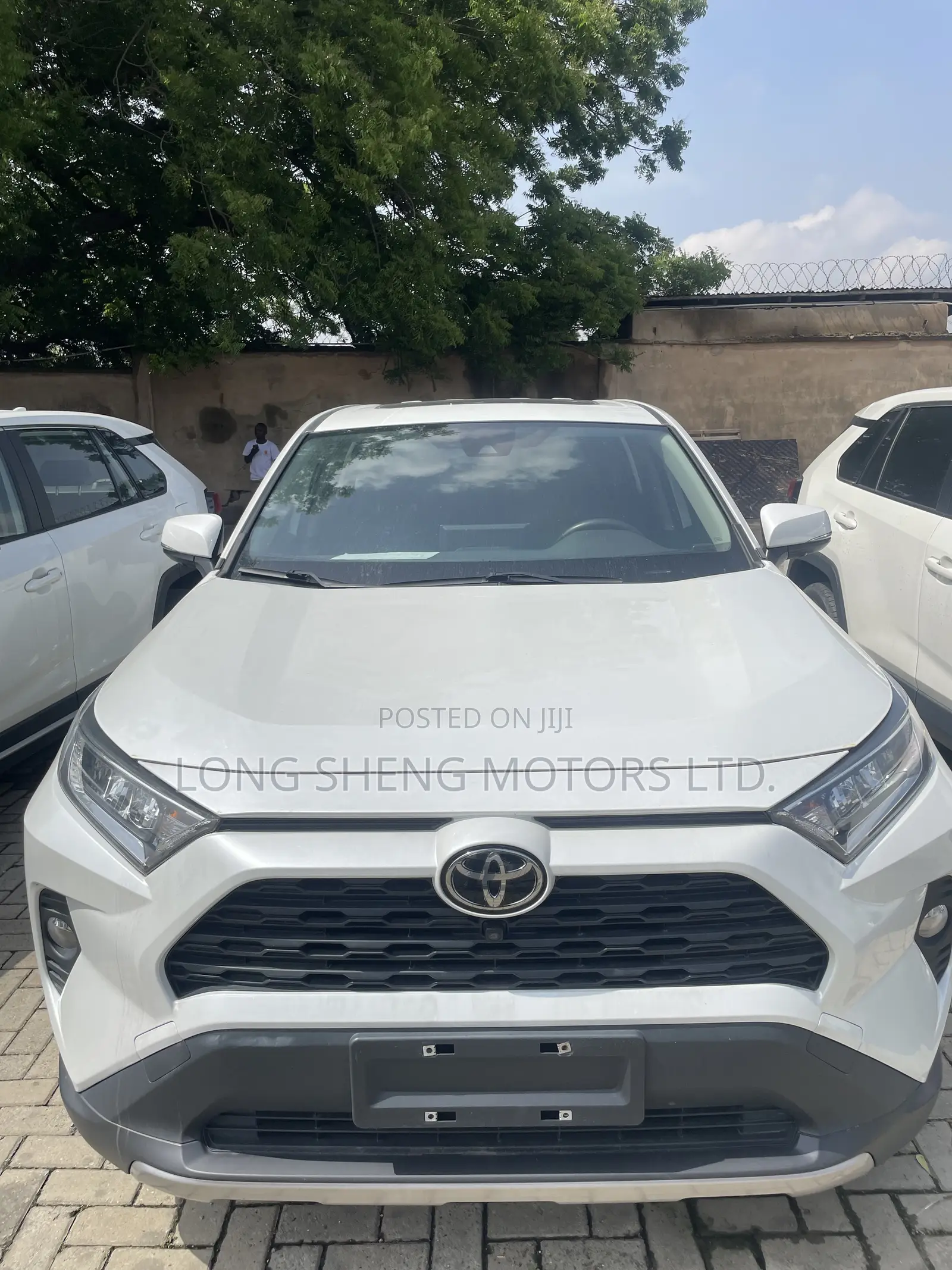 Toyota RAV4 2021 White