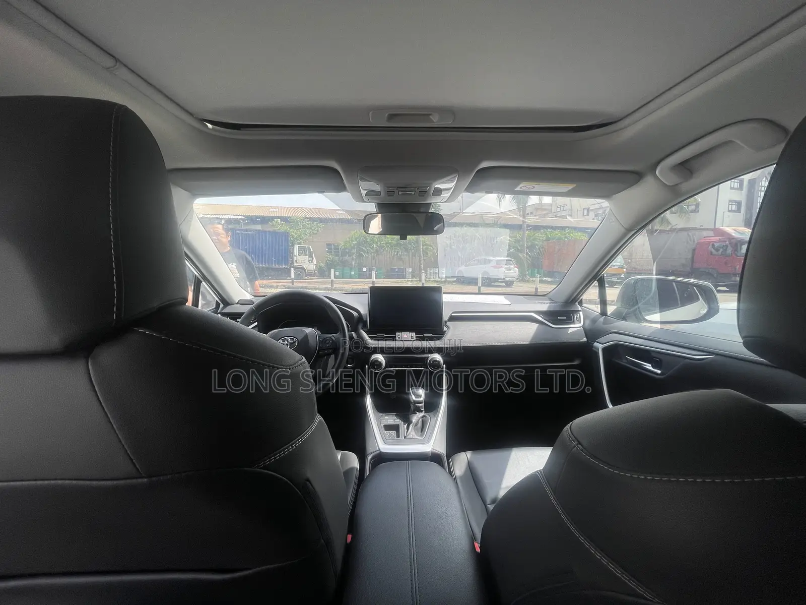 Toyota RAV4 2021 White