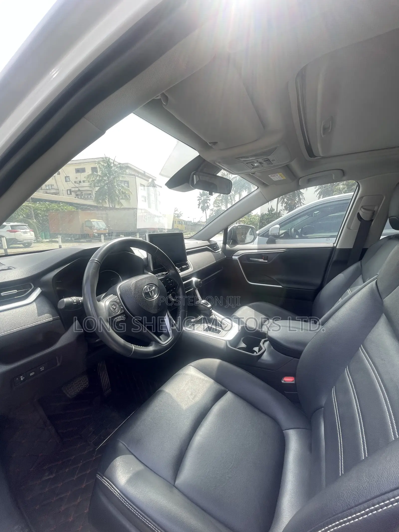 Toyota RAV4 2021 White
