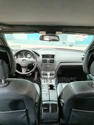Mercedes-Benz C300 2009 Red