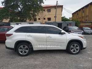 Toyota Highlander XLE 4dr SUV (3.5L 6cyl 6A) 2015 White