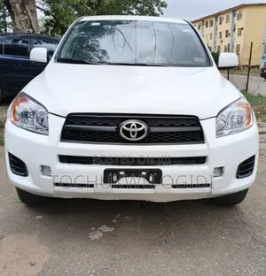 Toyota RAV4 2010 White