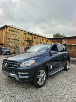 Mercedes-Benz M Class ML350 4MATIC 4dr SUV AWD (3.5L 6cyl 7A) 2015 Gray