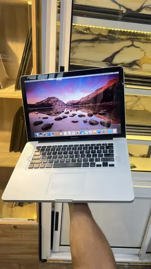 Laptop Apple MacBook Pro 2011 4GB Intel Core i5 HDD 250GB