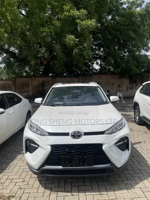 Toyota RAV4 2022 White