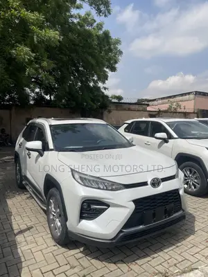 Toyota RAV4 2022 White
