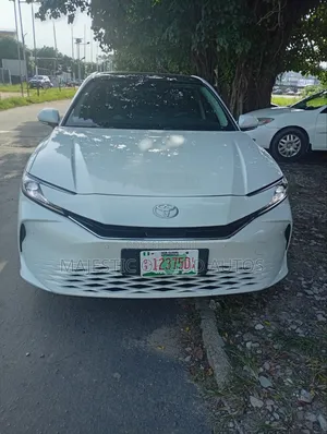 Toyota Camry 2025 White