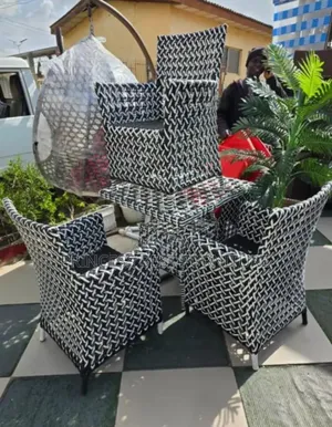 Black and White 4seater Outdoor Set