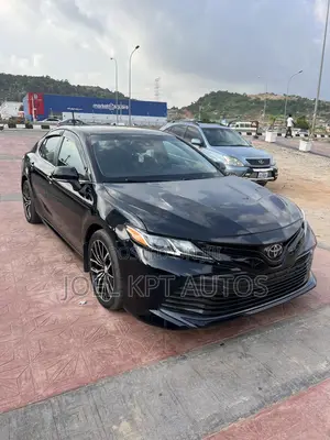 Toyota Camry SE FWD (2.5L 4cyl 8AM) 2018 Black