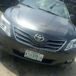Toyota Camry 2009 Silver