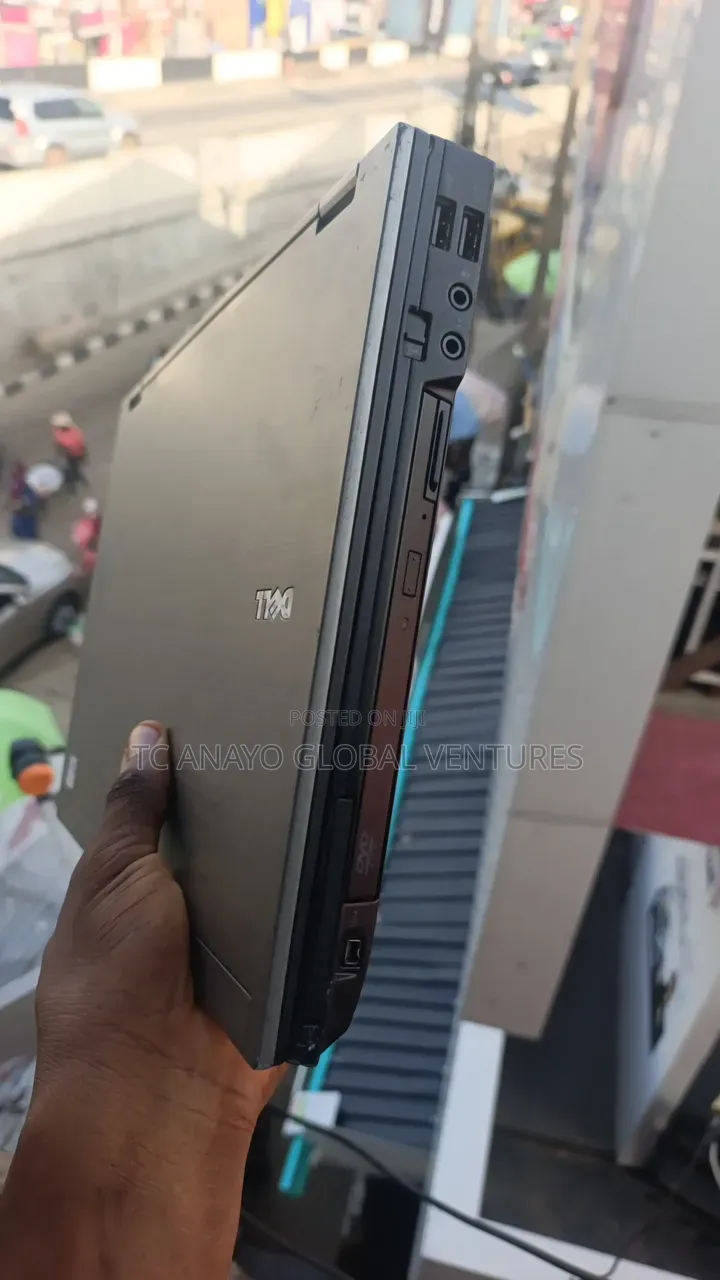 Laptop Dell Latitude E6410 4GB Intel Core i7 HDD 640GB