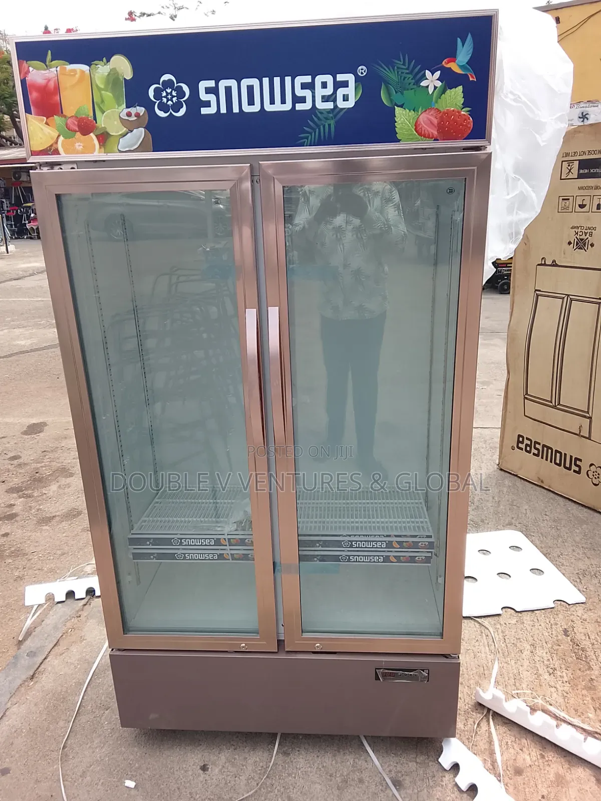Showcase Fridge