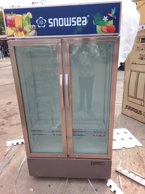 Showcase Fridge