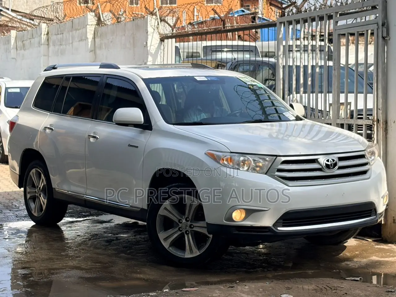 Toyota Highlander Limited 2011 White