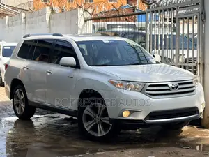 Toyota Highlander Limited 2011 White