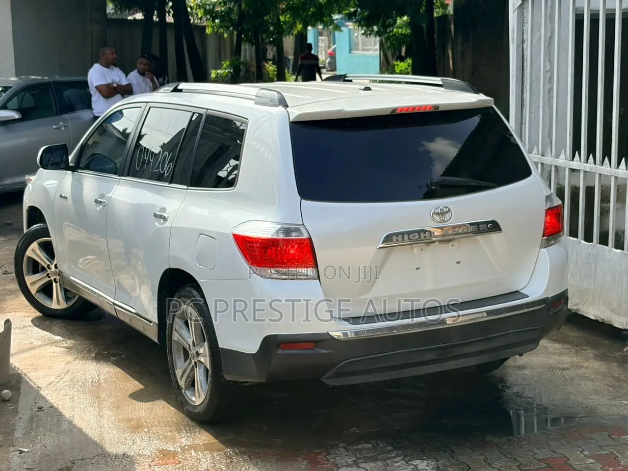 Toyota Highlander Limited 2011 White