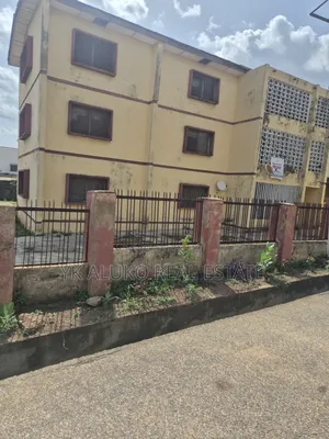 9bdrm Block of Flats in Gra Estate, Ilorin South for sale