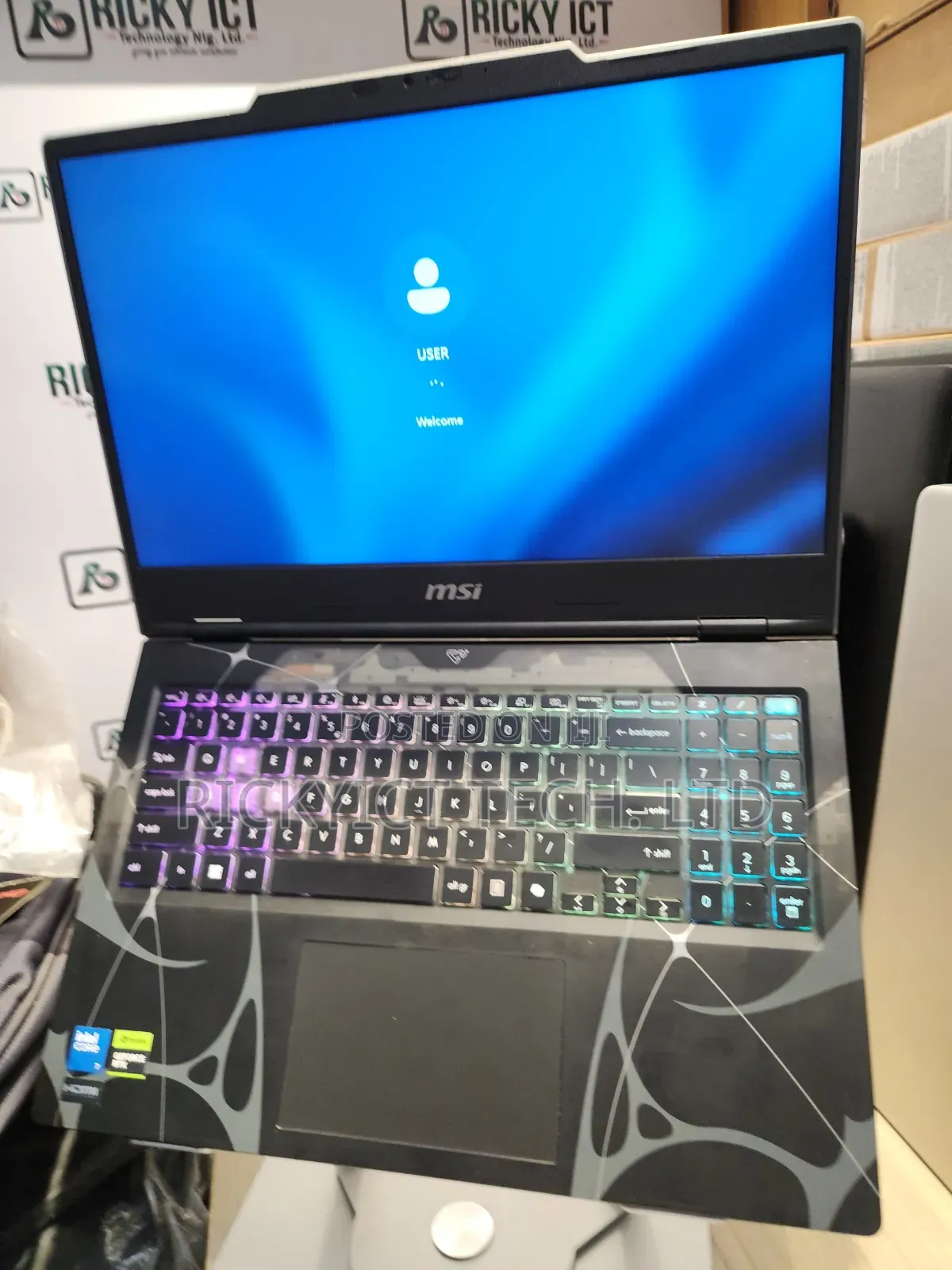 Laptop MSI Cyborg 15 16GB Intel Core Ultra 7 SSD 512GB