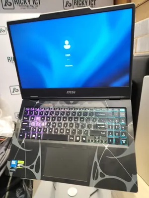 Laptop MSI Cyborg 15 16GB Intel Core Ultra 7 SSD 512GB